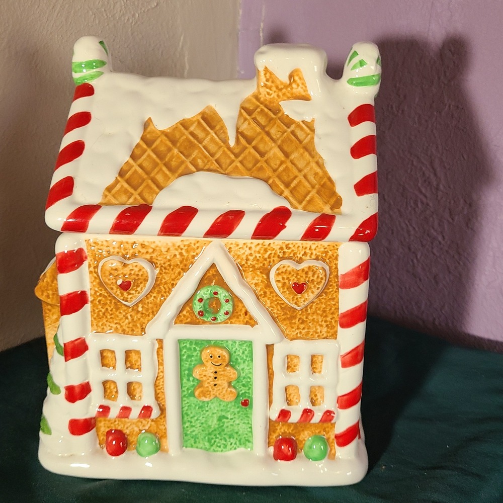 Houston Harvest Gingerbread House Cookie Jar Christmas Holiday Ceramic 4233